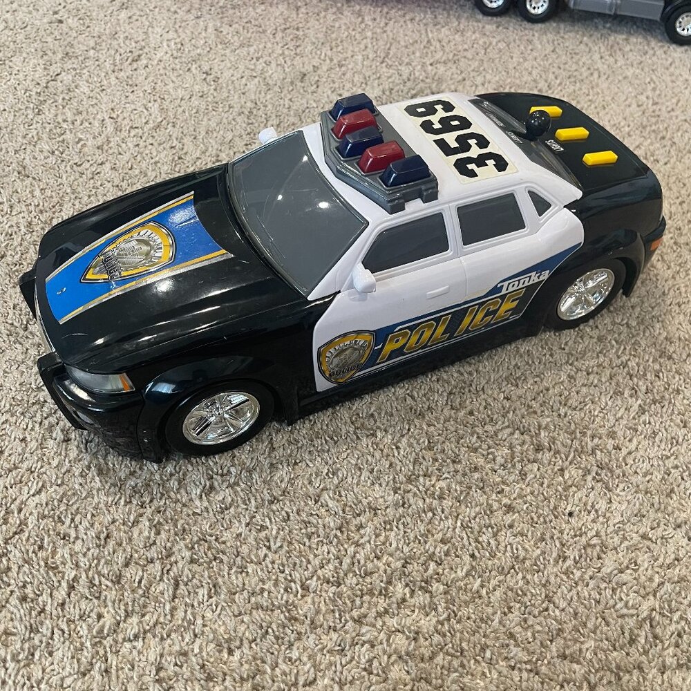 2012 Hasboro TONIKA Police Cruiser #3596 Toy Car 16" Lights Sirens Motion